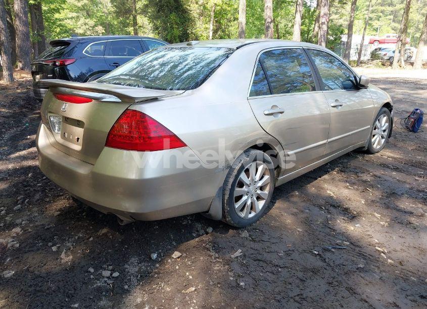 Photo 4 of 2006 Honda Accord 3.0 EX (VIN 1HGCM665X6A068561)