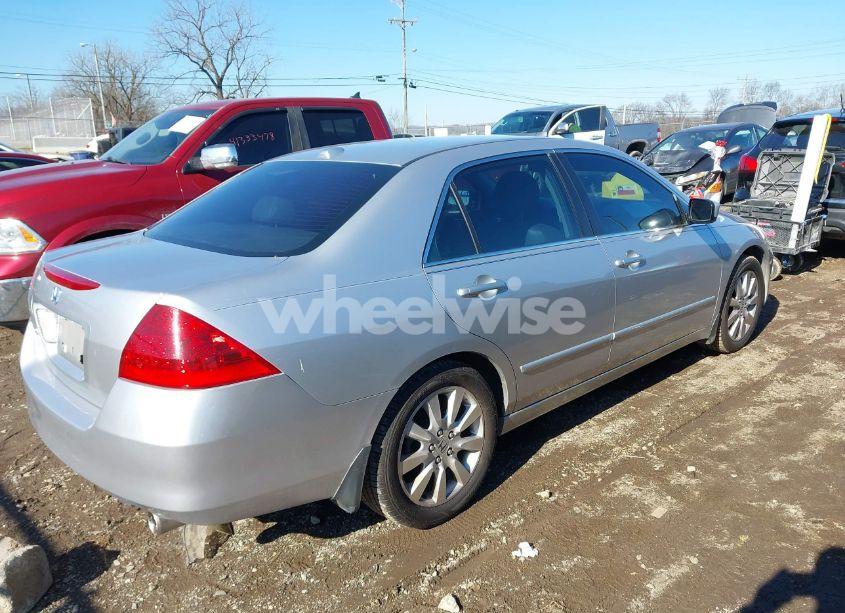 Photo 4 of 2007 Honda Accord 3.0 EX (VIN 1HGCM665X7A013660)