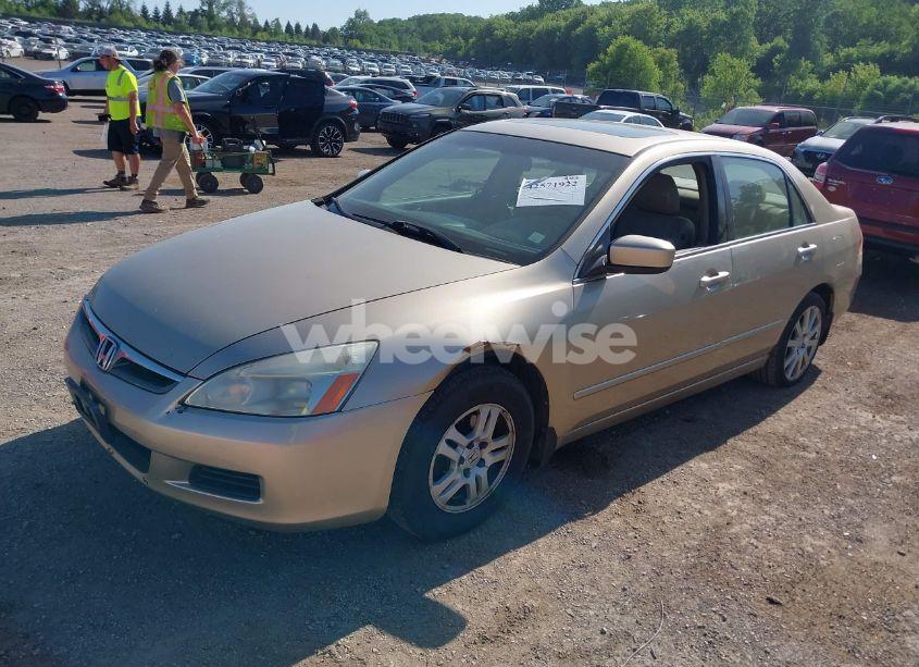 Photo 2 of 2007 Honda Accord 3.0 EX (VIN 1HGCM665X7A014386)