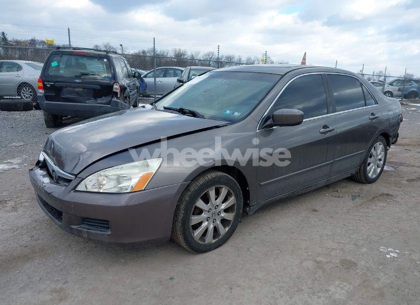 Photo 2 of 2007 Honda Accord 3.0 EX (VIN 1HGCM665X7A019197)