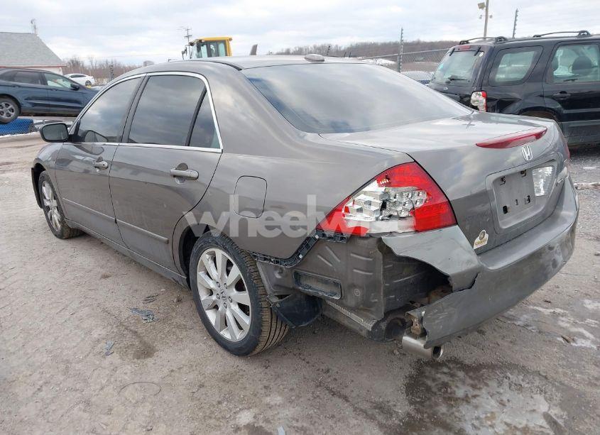 Photo 3 of 2007 Honda Accord 3.0 EX (VIN 1HGCM665X7A019197)