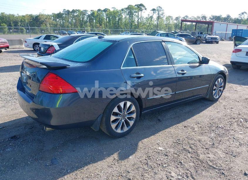Photo 4 of 2007 Honda Accord 3.0 EX (VIN 1HGCM665X7A035996)