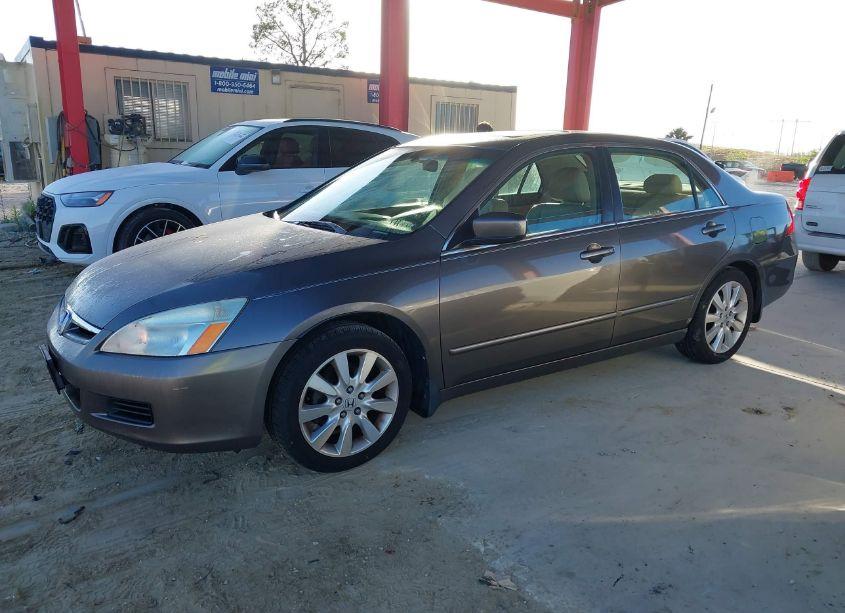 Photo 2 of 2007 Honda Accord 3.0 EX (VIN 1HGCM665X7A067427)