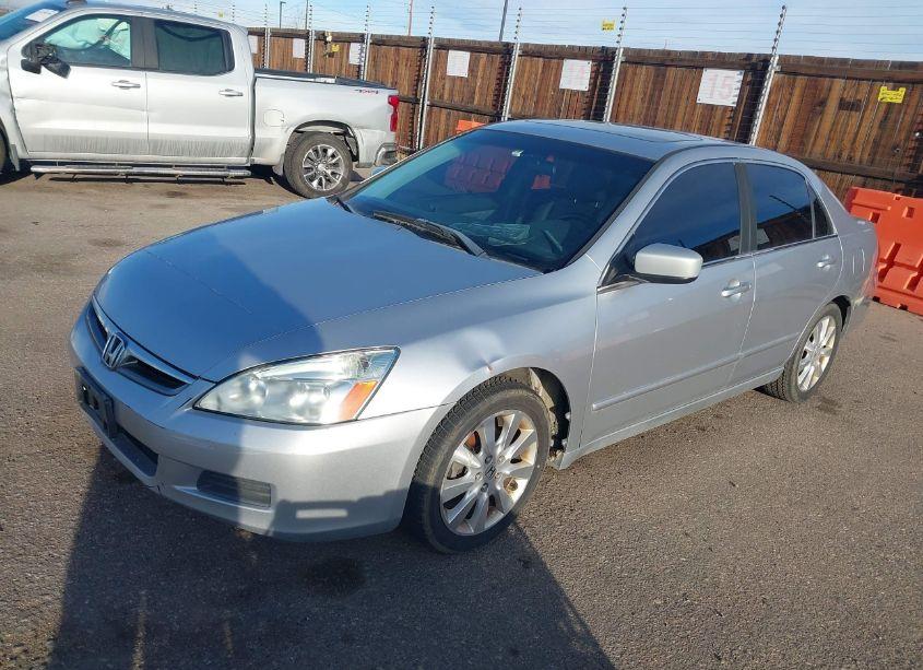 Photo 2 of 2007 Honda Accord 3.0 EX (VIN 1HGCM665X7A093624)