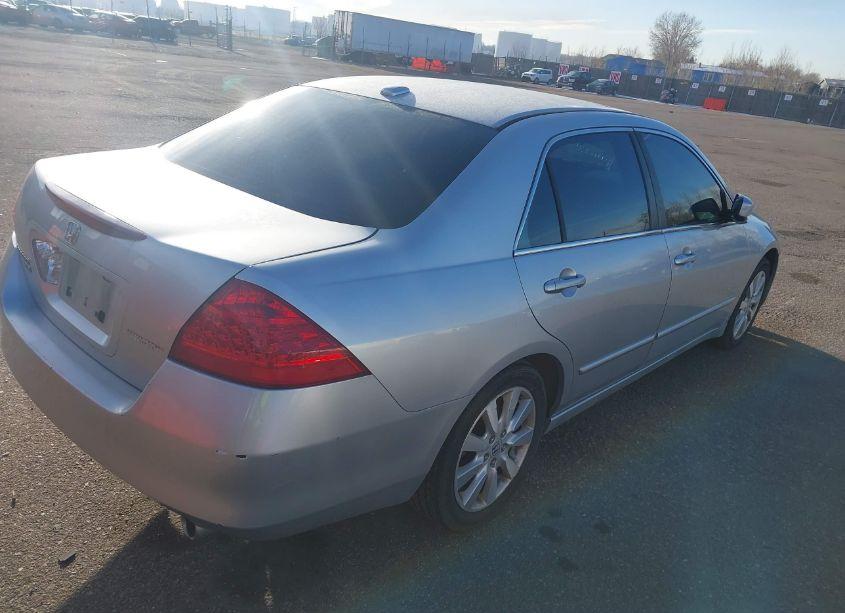 Photo 4 of 2007 Honda Accord 3.0 EX (VIN 1HGCM665X7A093624)