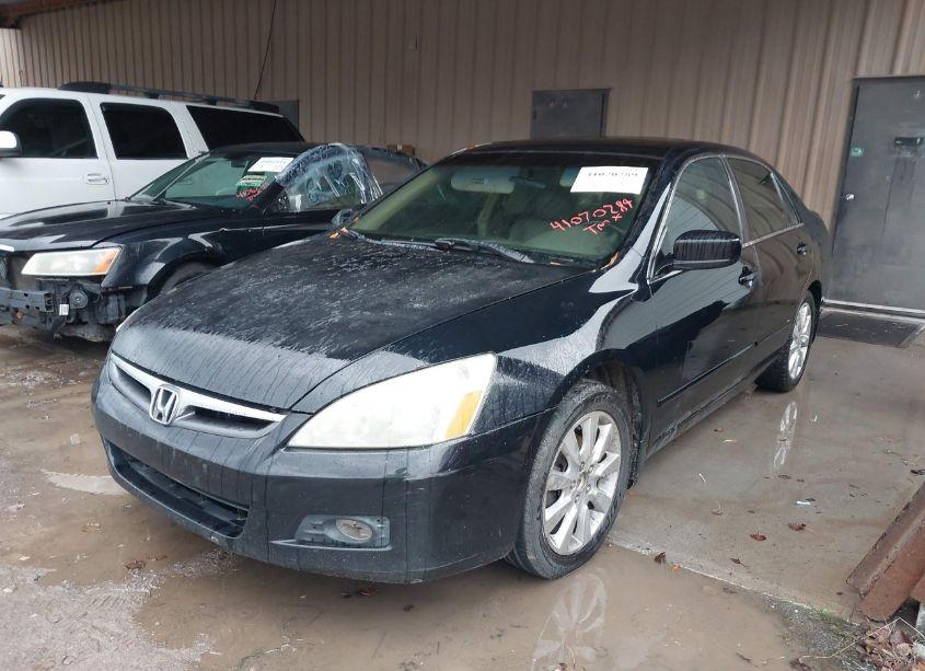 Photo 2 of 2007 Honda Accord 3.0 EX (VIN 1HGCM66807A016304)