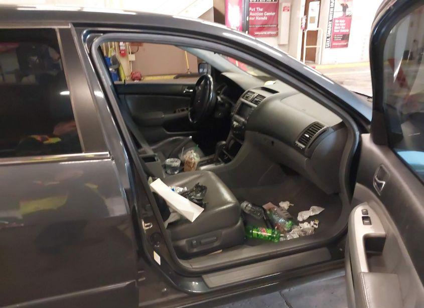 Photo 5 of 2006 Honda Accord 3.0 EX (VIN 1HGCM66816A028167)