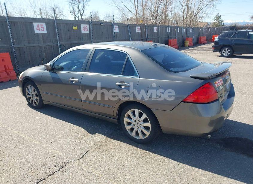 Photo 3 of 2007 Honda Accord 3.0 EX (VIN 1HGCM66817A017221)