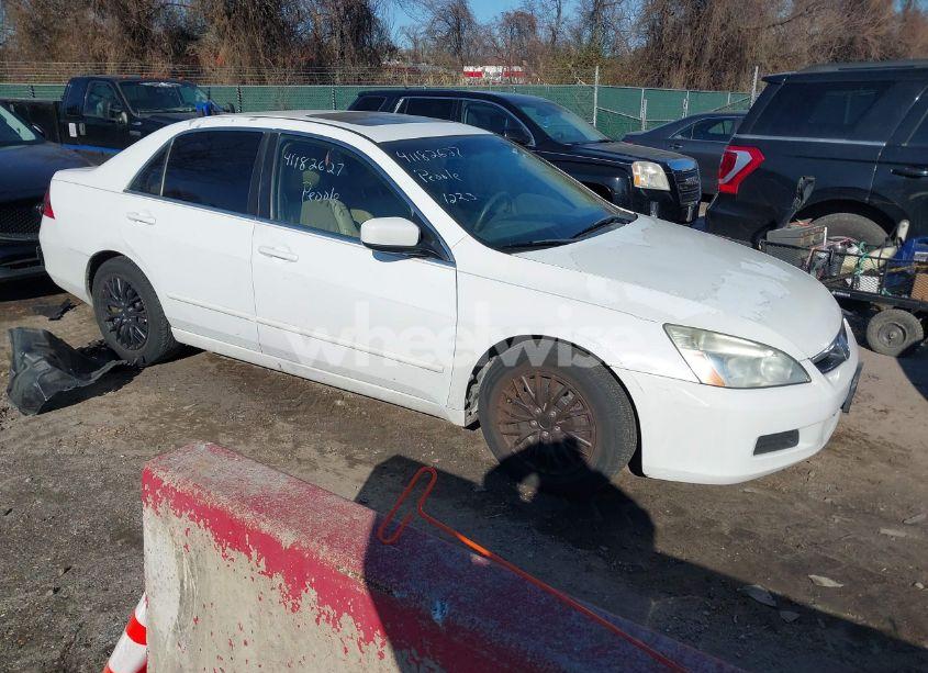 2007 Honda Accord 3.0 EX (VIN 1HGCM66817A069562) main photo