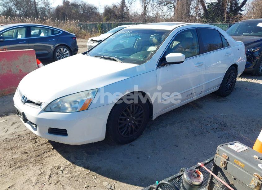 Photo 2 of 2007 Honda Accord 3.0 EX (VIN 1HGCM66817A069562)