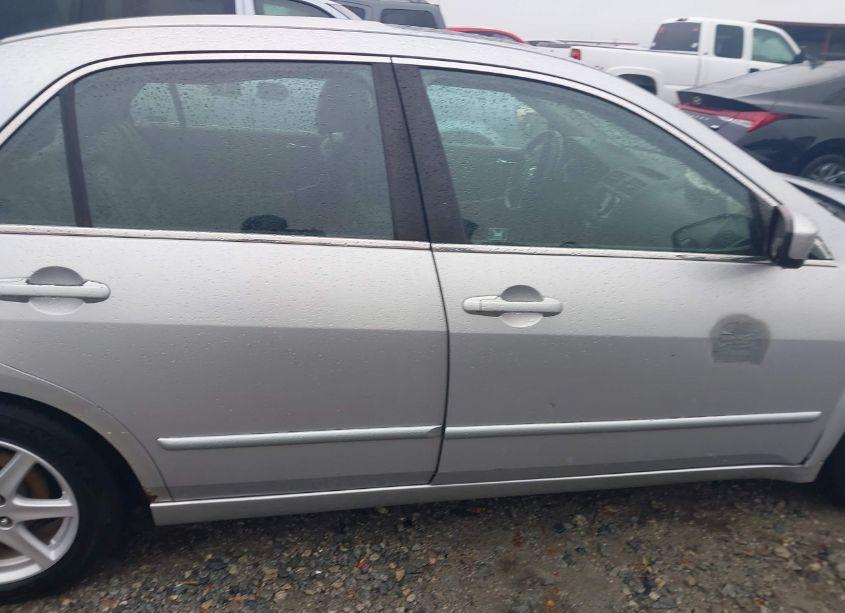 Photo 13 of 2003 Honda Accord 3.0 EX (VIN 1HGCM66823A035401)