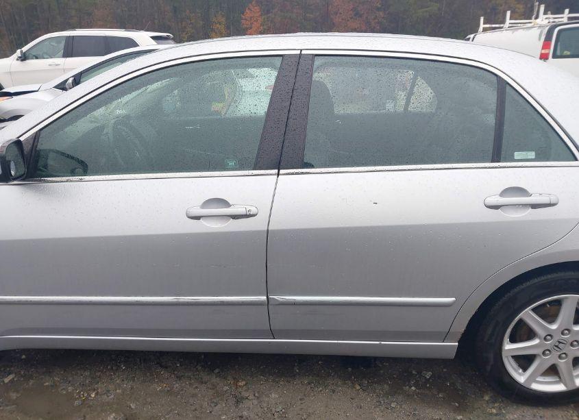 Photo 14 of 2003 Honda Accord 3.0 EX (VIN 1HGCM66823A035401)