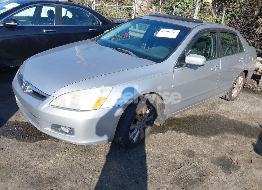 Photo 2 of 2007 Honda Accord 3.0 EX (VIN 1HGCM66827A050065)