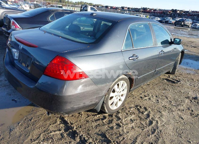 Photo 4 of 2007 Honda Accord 3.0 EX (VIN 1HGCM66827A056576)