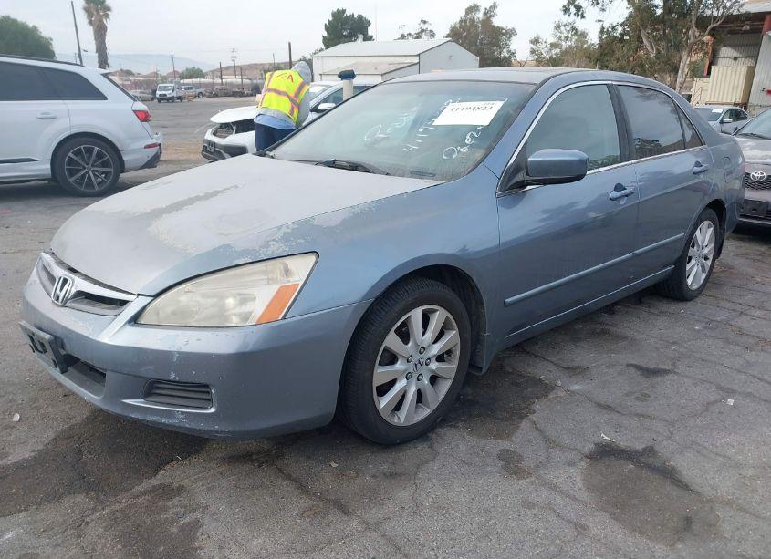 Photo 2 of 2007 Honda Accord 3.0 EX (VIN 1HGCM66827A066055)