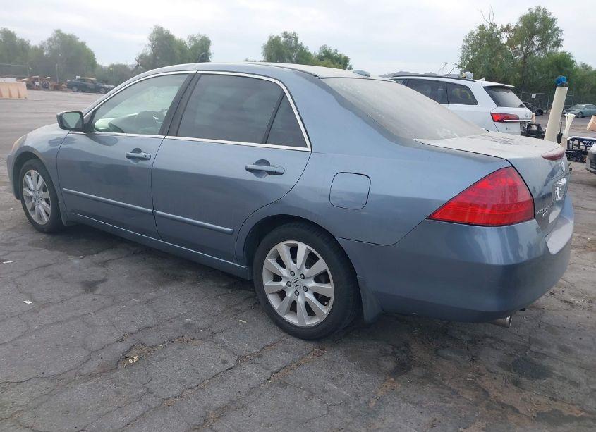 Photo 3 of 2007 Honda Accord 3.0 EX (VIN 1HGCM66827A066055)