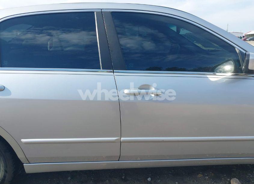 Photo 13 of 2005 Honda Accord 3.0 EX (VIN 1HGCM66835A018979)