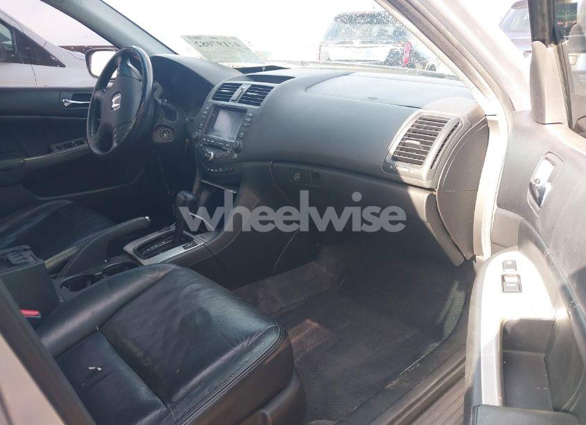 Photo 5 of 2005 Honda Accord 3.0 EX (VIN 1HGCM66835A018979)