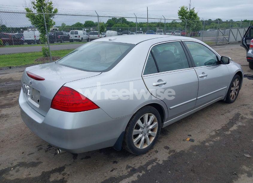 Photo 4 of 2006 Honda Accord 3.0 EX (VIN 1HGCM66836A035878)