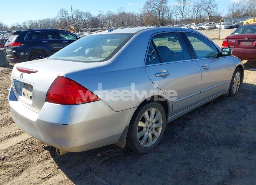 Photo 4 of 2007 Honda Accord 3.0 EX (VIN 1HGCM66837A038328)