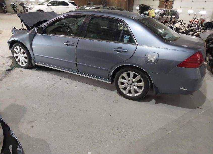 Photo 3 of 2007 Honda Accord SDN (VIN 1HGCM66837A065707)