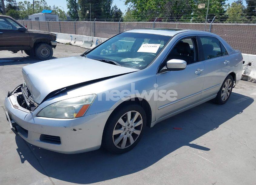Photo 2 of 2007 Honda Accord 3.0 EX (VIN 1HGCM66847A008402)