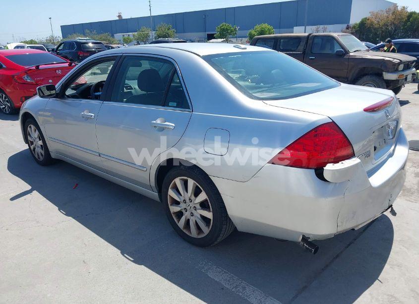 Photo 3 of 2007 Honda Accord 3.0 EX (VIN 1HGCM66847A008402)
