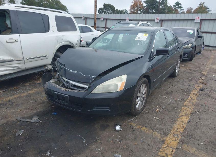 Photo 2 of 2007 Honda Accord 3.0 EX (VIN 1HGCM66847A039990)