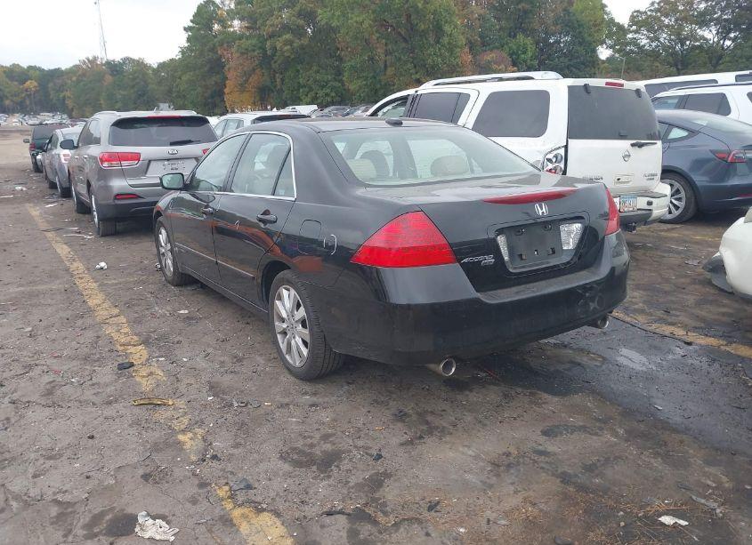 Photo 3 of 2007 Honda Accord 3.0 EX (VIN 1HGCM66847A039990)