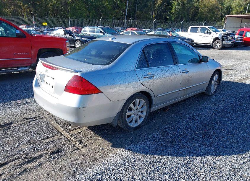Photo 4 of 2006 Honda Accord 3.0 EX (VIN 1HGCM66866A034031)