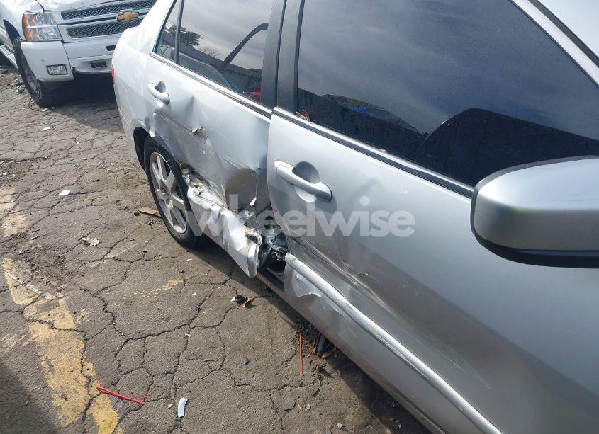 Photo 6 of 2005 Honda Accord 3.0 EX (VIN 1HGCM66875A047675)