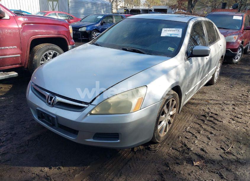 Photo 2 of 2006 Honda Accord 3.0 EX (VIN 1HGCM66876A069077)