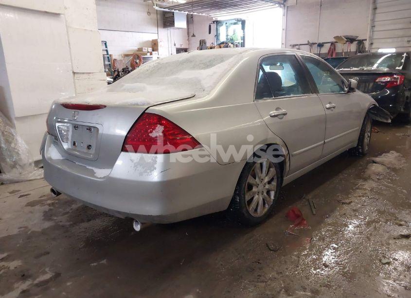 Photo 4 of 2006 Honda Accord 3.0 EX (VIN 1HGCM66876A071038)