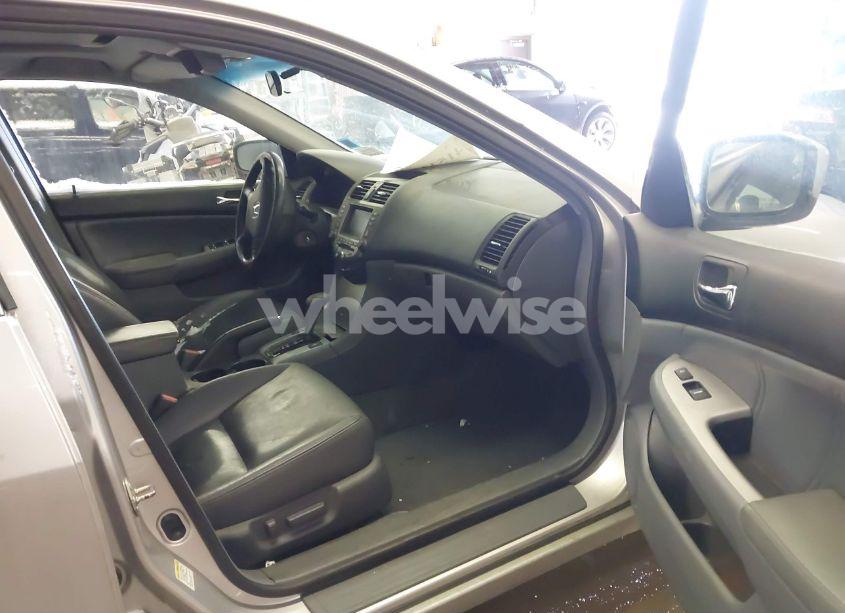 Photo 5 of 2006 Honda Accord 3.0 EX (VIN 1HGCM66876A071038)