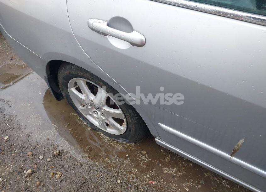 Photo 13 of 2005 Honda Accord 3.0 EX (VIN 1HGCM66885A019027)