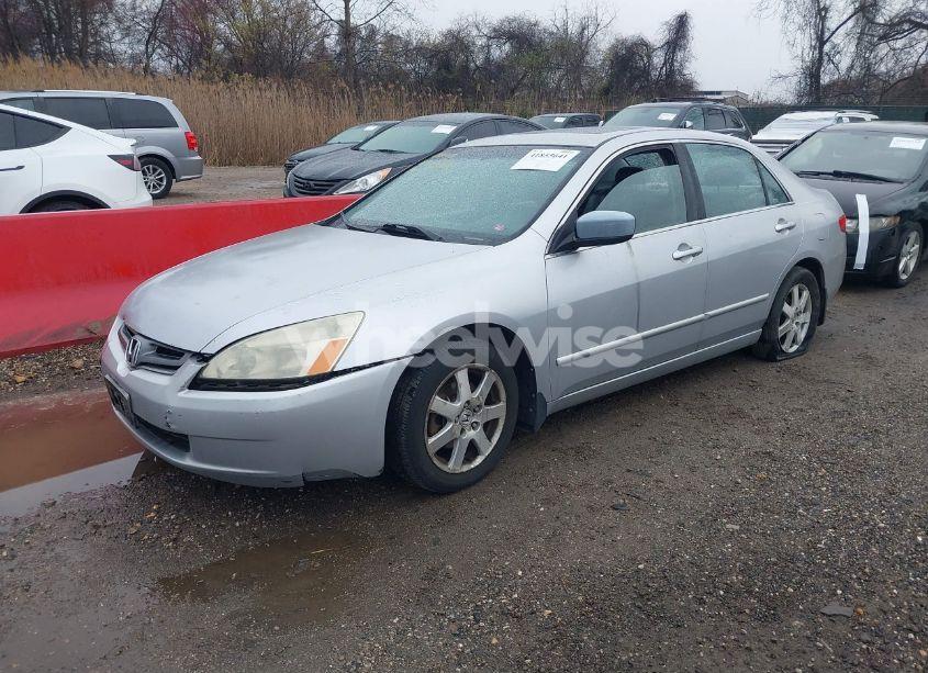 Photo 2 of 2005 Honda Accord 3.0 EX (VIN 1HGCM66885A019027)