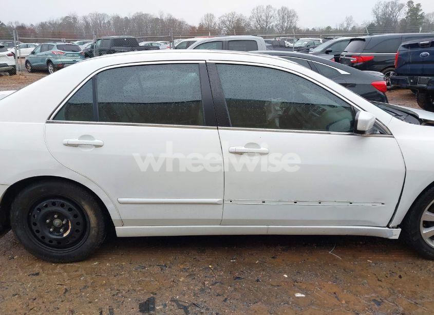 Photo 13 of 2006 Honda Accord 3.0 EX (VIN 1HGCM66886A036444)