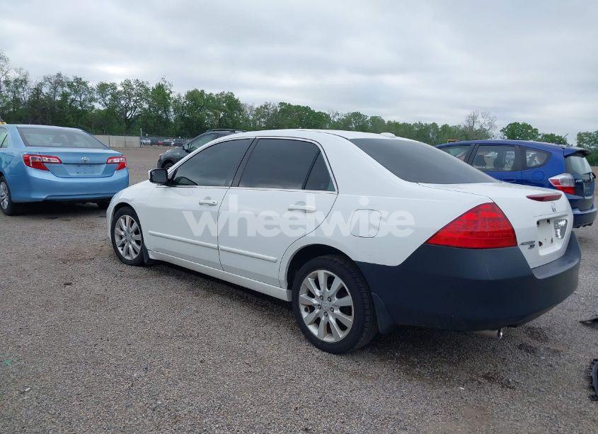 Photo 3 of 2006 Honda Accord 3.0 EX (VIN 1HGCM66886A071999)