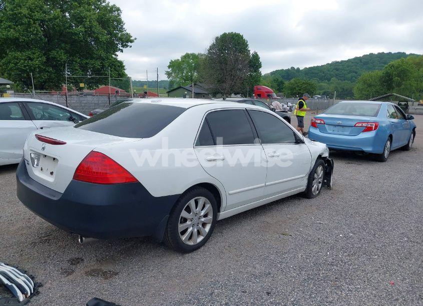 Photo 4 of 2006 Honda Accord 3.0 EX (VIN 1HGCM66886A071999)