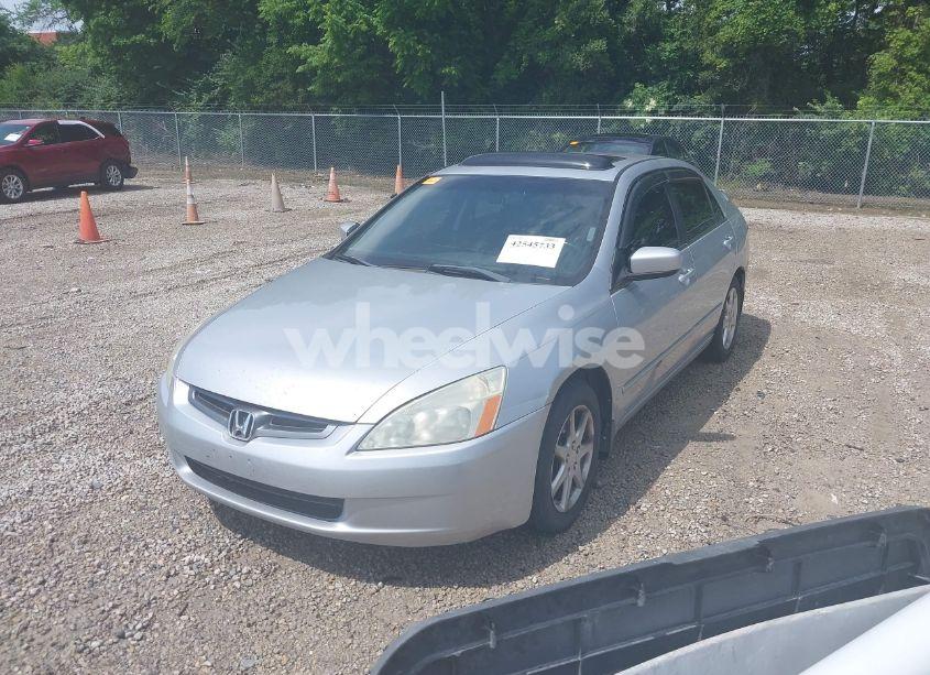 Photo 2 of 2003 Honda Accord 3.0 EX (VIN 1HGCM668X3A020208)
