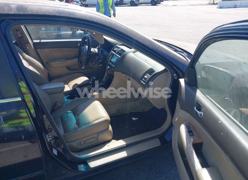 Photo 5 of 2004 Honda Accord SDN EX (VIN 1HGCM668X4A047135)