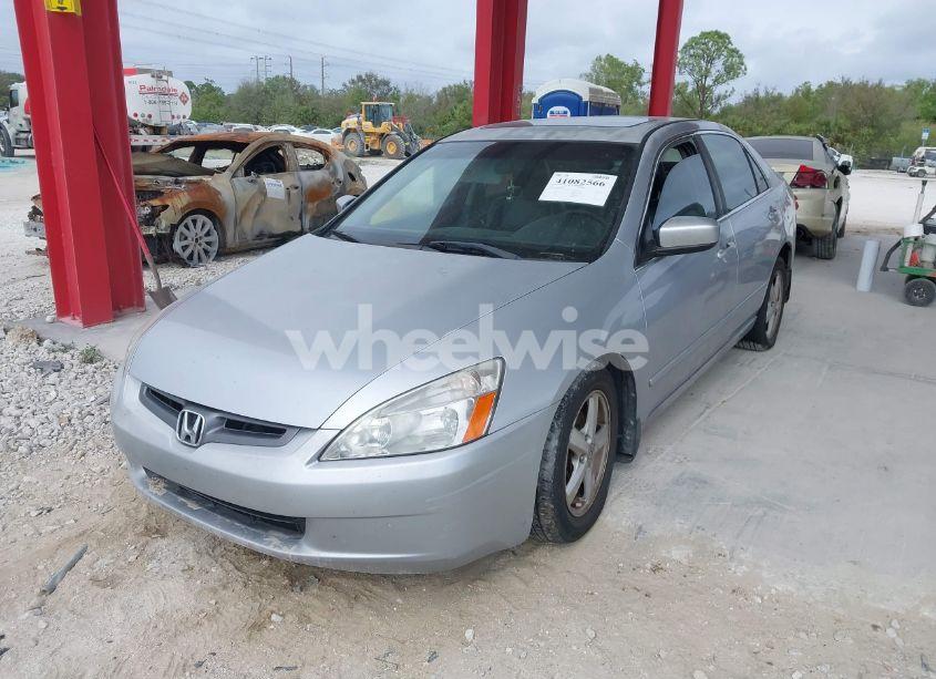 Photo 2 of 2005 Honda Accord 3.0 EX (VIN 1HGCM668X5A009454)