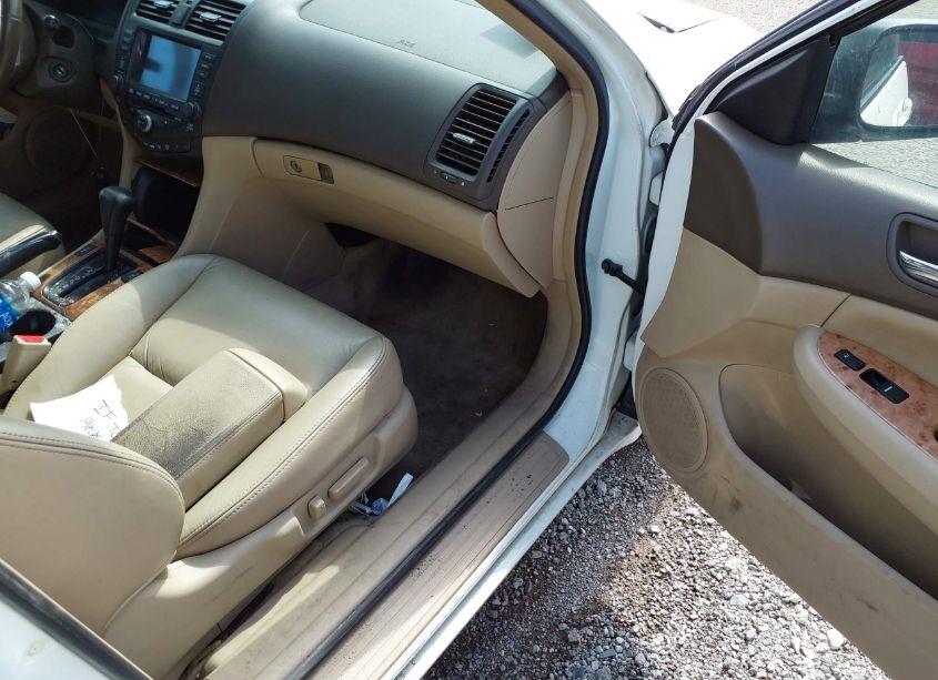 Photo 5 of 2005 Honda Accord SDN EX-L V6 WITH NAVI (VIN 1HGCM668X5A039571)