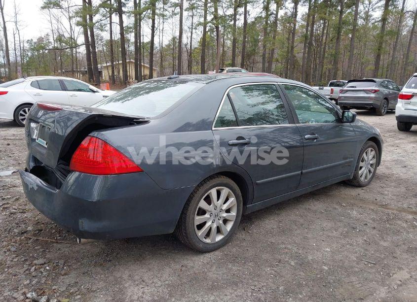 Photo 4 of 2007 Honda Accord 3.0 EX (VIN 1HGCM668X7A016990)