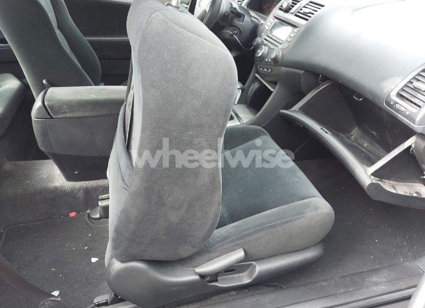 Photo 5 of 2004 Honda Accord 2.4 EX (VIN 1HGCM72574A023652)