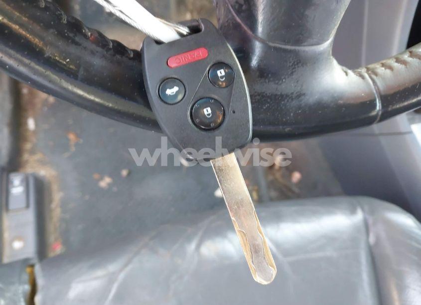 Photo 11 of 2006 Honda Accord CPE (VIN 1HGCM72626A003918)