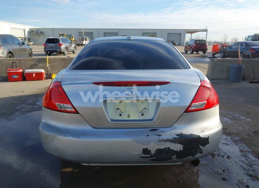 Photo 17 of 2006 Honda Accord CPE (VIN 1HGCM72626A003918)
