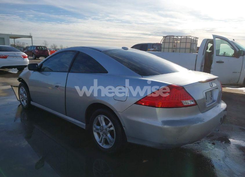 Photo 3 of 2006 Honda Accord CPE (VIN 1HGCM72626A003918)