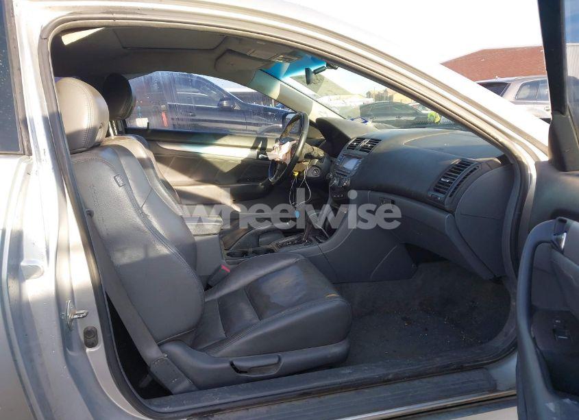 Photo 5 of 2006 Honda Accord CPE (VIN 1HGCM72626A003918)