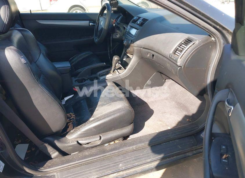 Photo 5 of 2005 Honda Accord 2.4 EX (VIN 1HGCM72685A009768)